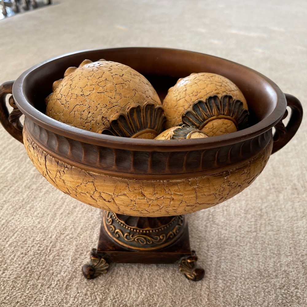 SOLD!!Decorative vase with 3 different sizes balls